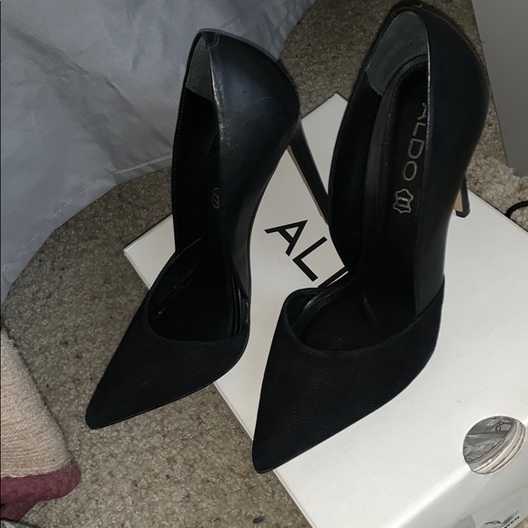 Heels - Picture 2 of 3